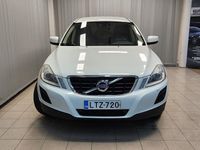Käytetty Volvo XC60 Summum 163 HP (119 kW) 2013 Valkoinen Katumaasturi