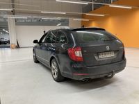 käytetty Skoda Superb Combi 1,4 TSI Comfort Business Green tec ** Suomi-auto / Keyless / Koukku / Lohko ja sisäp. / Navi / Vakkari / Tutkat **