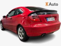 Käytetty Mercedes C200 Avantgarde 163 HP (119 kW) 2002 Punainen Sedan