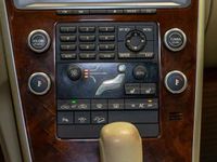 käytetty Volvo XC60 24D AWD Summum A / Nahkaverhoilu / Sähköpenkit muistilla / Vetokoukku / /Parkkitutka / 2x n aluvanteet /