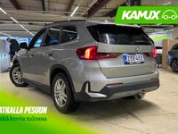 Käytetty BMW X1 Shadowline 136 HP (100 kW) 2023 Hopea / harmaa Katumaasturi