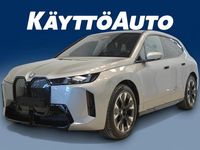 Uusi BMW iX Comfort Edition 400 kW (544 HP) 2026 Space silver metalli Katumaasturi