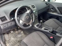 käytetty Toyota Avensis 1,8 Valvematic Sol Edition Wagon - Moottorilämmitin ja sisäpistoke, Vetokoukku