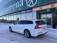 Käytetty Volvo V60 Momentum 253 HP (186 kW) 2021 Farmari