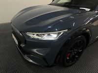 Käytetty Ford Mustang Mach-E Premium 197 kW (269 HP) 2023 Sininen Katumaasturi