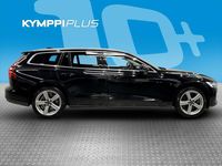 Käytetty Volvo V60 Momentum 340 HP (250 kW) 2020 Musta Farmari