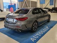 Käytetty Mercedes C400 AMG line 252 HP (185 kW) 2024 Harmaa Sedan