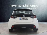 Käytetty Toyota Yaris Active 114 HP (83 kW) 2023 Valkoinen Viistoperä