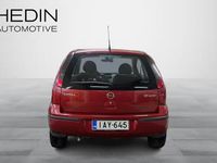 Käytetty Opel Corsa Enjoy 80 HP (58 kW) 2006 Punainen Viistoperä