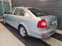 käytetty Skoda Octavia 1,4 TSI Elegance, Täysi h-historia ja ketju vaihdettu, Xenon mutkaan kääntyvät, Vakkari, Isofix, Aut-ilmastointi, Hieno!