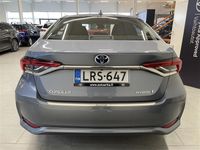 käytetty Toyota Corolla Sedan 1,8 Hybrid Life ** Korko 1,99% + kulut ** Lämpöpaketti **