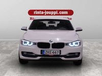 käytetty BMW 320 320 F30 Sedan d TwinPower Turbo A xDrive Sport - Webasto, Bi Xenon, Parkkitutkat, Moottorilämmitin, Sporttipenkit, Bluetooth, Avaimeton käynnistys, Suomi-auto