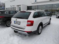 Käytetty Skoda Octavia 184 HP (135 kW) 2015 Valkoinen Viistoperä