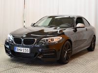 käytetty BMW M235 M235i F22 Coupe** 2-om. Suomi-auto / Webasto / HiFi / Sporttipenkit / Xenon / Cruise / M-Sport -ratti **