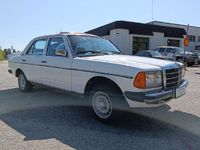 käytetty Mercedes 240 D