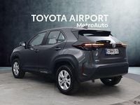 Käytetty Toyota Yaris Cross Active 116 HP (85 kW) 2023 Harmaa Katumaasturi