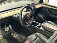 Käytetty Tesla Model Y Performance 331 kW (451 HP) 2022 Valkoinen Katumaasturi