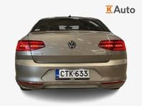 Käytetty VW Passat Highline 150 HP (110 kW) 2015 Harmaa Sedan