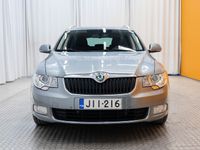 käytetty Skoda Superb Combi 2,0 TDI 140 Ambition Business DSG Autom. ** Suomi-Auto / Lohko sisäpistoke / Koukku / Tutkat **