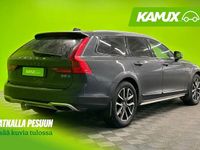 Käytetty Volvo V90 CC 235 HP (172 kW) 2018 Hopea / harmaa Farmari