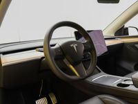 käytetty Tesla Model Y Performance AWD / AMD Ryzen / Ilmalämpöpumppu / Autopilot / Brembon jarrut / Premium Audio / Tuplala