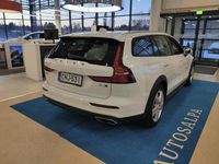 Käytetty Volvo V60 CC Business Edition 190 HP (139 kW) 2020 Farmari