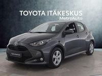 Käytetty Toyota Yaris Active 114 HP (83 kW) 2024 Harmaa Viistoperä