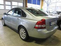 Käytetty Volvo S40 Momentum 140 HP (102 kW) 2006 Harmaa Sedan