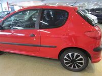 Käytetty Peugeot 206 122 HP (89 kW) 2001 Punainen Viistoperä