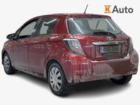 Käytetty Toyota Yaris Hybrid Active 75 HP (55 kW) 2014 Punainen Viistoperä