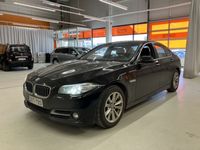 käytetty BMW 520 520 F10 Sedan d A xDrive Business Exclusive Edition ** JUURI TULLUT! / Sportti-nahat / Tutkat / Adapt. Xenon / Suomi-auto / Ratinlämm. **