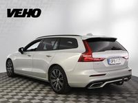 Käytetty Volvo V60 R-Design 340 HP (250 kW) 2022 Harmaa Farmari