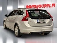 Käytetty Volvo V60 Momentum 114 HP (83 kW) 2014 Hopea Farmari