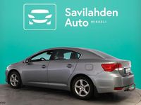 Käytetty Toyota Avensis Sol 147 HP (108 kW) 2012 Harmaa Sedan