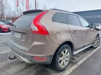 käytetty Volvo XC60 D3 AWD Momentum aut - Luotettava neliveto ! Vetokoukku, Nahkaverhoilu, Vakionopeudensäädin, Hyvin pidetty!