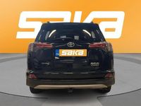 Käytetty Toyota RAV4 Hybrid Premium 155 HP (114 kW) 2018 Katumaasturi