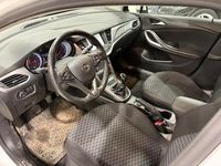 Käytetty Opel Astra Enjoy 125 HP (91 kW) 2018 Valkoinen Sedan