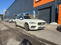 Käytetty Volvo V60 Momentum 303 HP (222 kW) 2020 Farmari