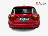 Käytetty Ford Focus Titanium 125 HP (91 kW) 2022 Punainen Farmari