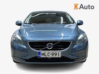 käytetty Volvo V40 D2 Momentum ** Webasto / P-Kamera / Koukku / Xenonit **