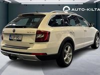 Käytetty Skoda Octavia 184 HP (135 kW) 2017 Valkoinen Farmari