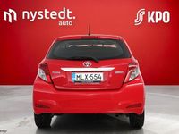Käytetty Toyota Yaris Multidrive S 99 HP (72 kW) 2014 Punainen Viistoperä