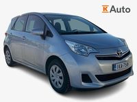 Käytetty Toyota Verso-S Sol 98 HP (72 kW) 2011 Hopea Tila-auto