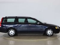 käytetty Volvo V70 2,4 140hv Momentum - Juuri katsastettu