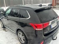 Käytetty Mitsubishi Outlander P-HEV Instyle 135 HP (99 kW) 2019 Katumaasturi