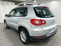 käytetty VW Tiguan 2,0 TDI 103 kW, Tiptronic 4MOTION Track & Field. Webasto. Xenon. P-tutka. Koukku. Todella hieno. Kats 12/24.