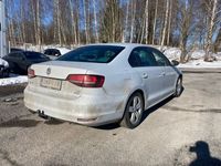 käytetty VW Jetta Luxline 2,0 TDI 81 kW ** Juuri Tullut! / Suomi-auto / Webasto / Xenon / Peruutustutkat / Koukku **