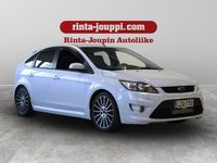 käytetty Ford Focus Focus 2,5 225 hv ST60 M6 5-ovinen - TehokasST! / Polttoainetoiminen lisälämmitin / Recaro / Electric White / P-tutka / Keyless-S