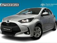 Käytetty Toyota Yaris Active 114 HP (83 kW) 2024 Hopea Viistoperä