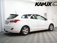 käytetty Hyundai i30 1,6 7DCT-aut. Comfort / Lohko+sp / Vetokoukku / Vakkari / Ratin Lämmitys /